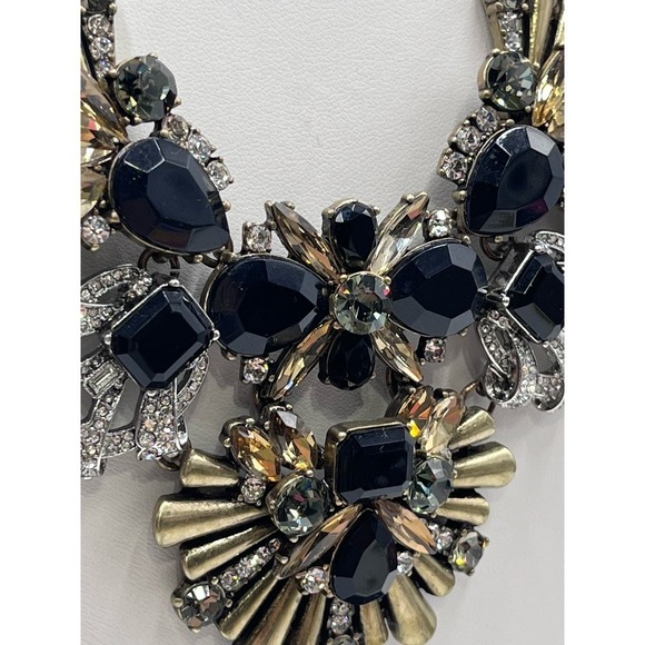 Chloe + Isabel Crystal Dramatic
Elegant Deco Fanfare Necklace Gold Tone Chain - Picture 7 of 15